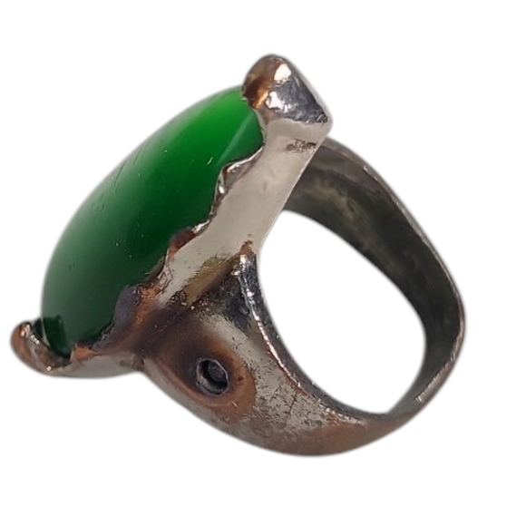 Green Stone Gothic Cocktail Ring Medieval Ring - Picture 4 of 4